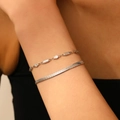 Gros plan de deux bracelets en acier inoxydable argenté avec chaîne serpent et maillons - Bracelet à Lame Double Couche Plaque Rectangulaire Acier (T204)