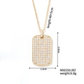 Dettaglio del ciondolo rettangolare dorato con pavé di cristalli e dimensioni incluse - Oro (N00250JBZ)