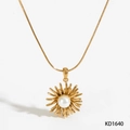 Collier doré style feu d'artifice avec perle blanche et design élégant de soleil - Collier en Or (KD1640)