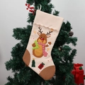Calza di Natale in juta color beige con motivo a renna e mini albero decorativo - Calza Natalizia con Renna