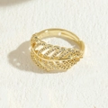 Verstellbarer goldener Federring mit funkelndem Zirkonia-Pavé für Damen im Design - Blattring (JZ0207)