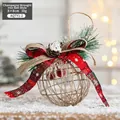 Palla di Natale in ferro champagne con pigna e fiocco decorativo a quadri - Palla Di Ferro Champagne 8CM (Stile B) - Fiocco Scozzese Rosso Verde / Bacche Rosse Pigna