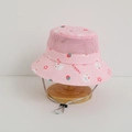 Dettaglio cappello sole rosa in rete con stampe di coniglio e sottogola grigio regolabile - 54cm (3-8 anni) / Rosa-Coniglio