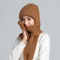 Capuche en tricot d'hiver avec cache-oreilles et écharpe intégrée en brun caramel - Motif de torsion / Kaki
