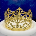 Elegante corona da principessa in metallo dorato con motivi floreali su sfondo stellato - Ferro Cavo Corona Oro Grande