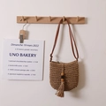 Borsa a secchiello in paglia intrecciata marrone con nappe di perline di legno - Nappa di perline di legno / caffè