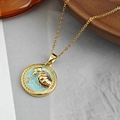 Collier coquillage doré avec pendentif en émail bleu sur fond gris élégant - Collier Pendentif Coquillage Rond - Bleu