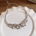 Collar de estilo metal líquido plateado con diseño de onda de lava irregular pulido - Gargantilla de hojas plisadas / Plateado