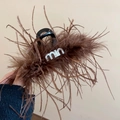 Pince à cheveux de type requin avec plumes brunes moelleuses et logo en cristal - Pince à Cheveux Plumes et Lettre à la Mode (93#) / Marron
