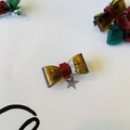 Fermaglio per capelli a fiocco traslucido rosso e ambra con logo France dorato - 3.3cm / Marrone Trasparente