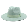 Cappello Fedora classico in paglia verde menta con nastro decorativo su sfondo bianco - Stile Nastro / Verde Menta