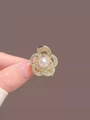 Elegant gold flower mini hair claw clip featuring a centered pearl and sparkly rhinestones - Pearl Rhinestone Flower Claw