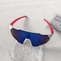 Gafas de ciclismo infantiles con montura blanca, patillas rojas y lentes de espejo azul - Montura Blanca Lentes de Espejo Azul