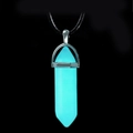 Collana con pendente a pilastro esagonale luminoso con cordino nero e luce blu - Ciondolo + Cordino di Cera / Verde petrolio