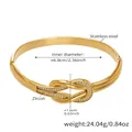 Detail eines Knotearmbands mit Zirkonia, 6,0cm Durchmesser und 24,04g Gewicht - Goldener Knoten Mit Zirkonia Inlay Stil (Z510)