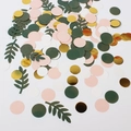 Detalle de confeti rosa, verde y dorado en forma de hoja sobre superficie blanca - Hojas Verde Oscuro + Círculos de Oro/Verde Oscuro/Blanco/Rosa (200pcs)