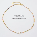 Detailansicht der bunten Perlenkette mit weißer Perle und 41+7,5 cm Längenangaben - Bunter Perlen Stil (2060)