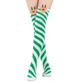 Dettaglio calze sopra il ginocchio natalizie a righe verdi e bianche con renna 3D - Taglia unica / Righe Diagonali Verde e Bianco/Renna Gialla