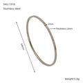 Brazalete minimalista de acero inoxidable plateado con diámetro 64 mm y grosor de 2 mm - Color Acero