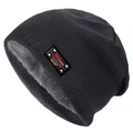 Gorro de punto de invierno con forro polar grueso y parche de cuero negro de moda - L (58-60cm) / Gris