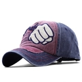 Berretto vintage blu navy e bordeaux con ricamo a pugno bianco e tesa con bordi logori - Borgogna