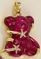 Pendentif ours en peluche rouge facetté avec cadre doré et détails étoiles - Rose rouge