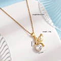 Collar de colibrí dorado con colgante de corazón de cristal e incrustaciones de circón - Colibrí de ala blanca con cristal de corazón transparente