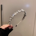 Close-up of sparkling square and round crystals on a silver metal headband for women - Silver Geometric Square Round Style (1#)