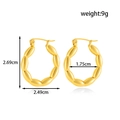 Orecchini a cerchio dorati geometrici con trama a bambù da 2,69 cm x 2,49 cm - ER-1683/Design Perlato in Bambù Ovale