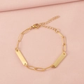 Detail of adjustable gold paperclip bracelet with engravable rectangular metal bars - 2 Bars / Gold