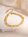 Détail du bracelet en chaîne serpent tressée dorée avec fermoir mousqueton réglable - Bracelet Or
