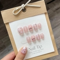 Handgefertigte rosa Katzenaugen-Drucknägel mit weißen Sternen und Herz-Kristallen - XS / Stern Rosa