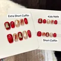 Uñas postizas festivas rojas y doradas con dijes de gato de la suerte y copos de nieve - Extra Pequeño (XS) / C136-Uñas Niños