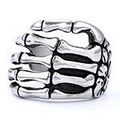 Detailed view of vintage gothic skeleton hand ring with retro silver oxidation finish - US Size 8 / Punk Retro Style (03507)