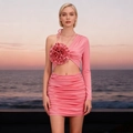 Abito corto rosa attillato con grande decorazione floreale 3D e ritagli in vita sexy - XS / Rosa