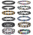 Makroansicht der 12-teiligen magnetischen Hämatit- und Tigerauge-Yoga-Armbänder-Kollektion - Leichte Mängel Zufälliger Stil