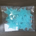 Stelle luminose adesive per pareti in plastica azzurra con cuscinetti adesivi - 50 Pezzi / 3.8cm/Luminoso / Blu