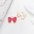 Rosa Emaille-Schleifenanhänger mit Goldmetall-Textur für DIY-Schmuck und Schlüsselanhänger - Dekorative Schleife 18x14mm