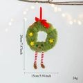 Dettaglio ghirlanda di pan di zenzero in peluche con gambe a righe rosse alte 20cm - Corona di Natale con Gambe Lunghe