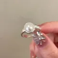 Silberner Schleifenring mit großer weißer Perle und geometrischem Ringband-Design - Silber Einzelperlenring (J924)