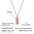 Detalles y dimensiones del collar en Y dorado con tres circonitas rosas y medidas - Estilo de Circón Rosa (YYN025310-PK)