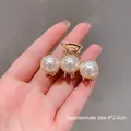 Haarklammer aus goldener Legierung mit drei großen Perlen, eleganter Haarschmuck in 4*2,5cm Größe - M7-001 Drei Perlen