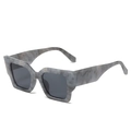 Occhiali da sole quadrati oversize con montatura marmorizzata grigia e lenti grigio scuro - Montatura Marmo Grigio Lenti Grigie