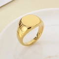Anello chevalier minimalista in acciaio inossidabile placcato oro 18K con superficie tonda - US 5 / 12mm Oro