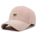 Gorra rosa con estampado de espiga para mujer y un elegante lazo dorado metálico - Ajustable / Rosa