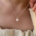 Collana in argento sterling S925 con delicato pendente di perla bianca su catena satellite - Catena Satellitare con Perla Singola (XL2534)