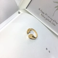 Minimalistischer verstellbarer Goldring mit körniger Textur und asymmetrischem Design - Goldener strukturierter unregelmäßiger Ring