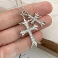 Collana argento con due pendenti a croce con strass rosa di diverse dimensioni - Doppia Croce (Grande e Piccola)
