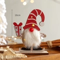 Gnome de Noël en bois 18cm avec lumières LED et patins à glace pour la décoration - Gnome de Ski Lumineux à Bonnet Rouge