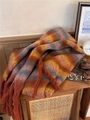 Dicker Mohair-Schal mit orange-gelb-blauen Verlaufsstreifen und Fransen-Details - Karamell Horizontal Gestreift